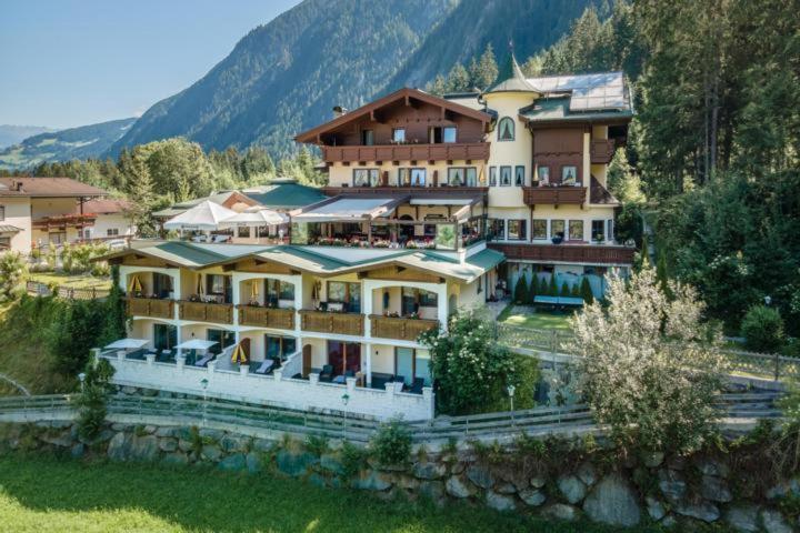 Hotel Landenhof Superior Mayrhofen Exterior foto